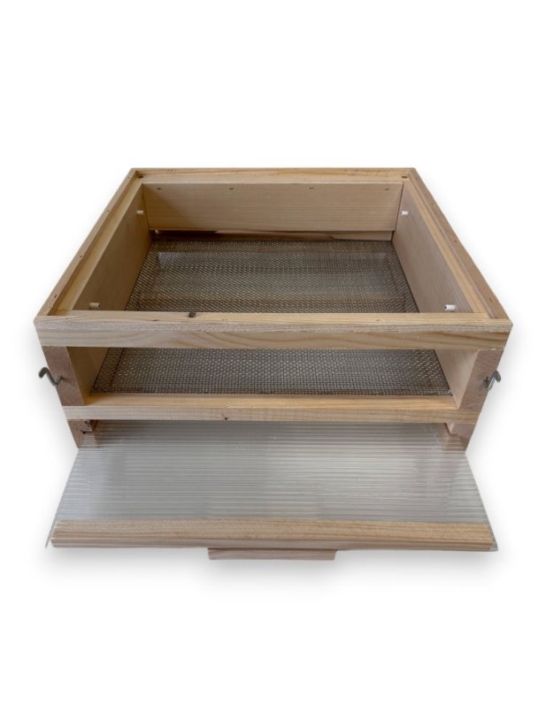 Varroa dno celodřevěný úl