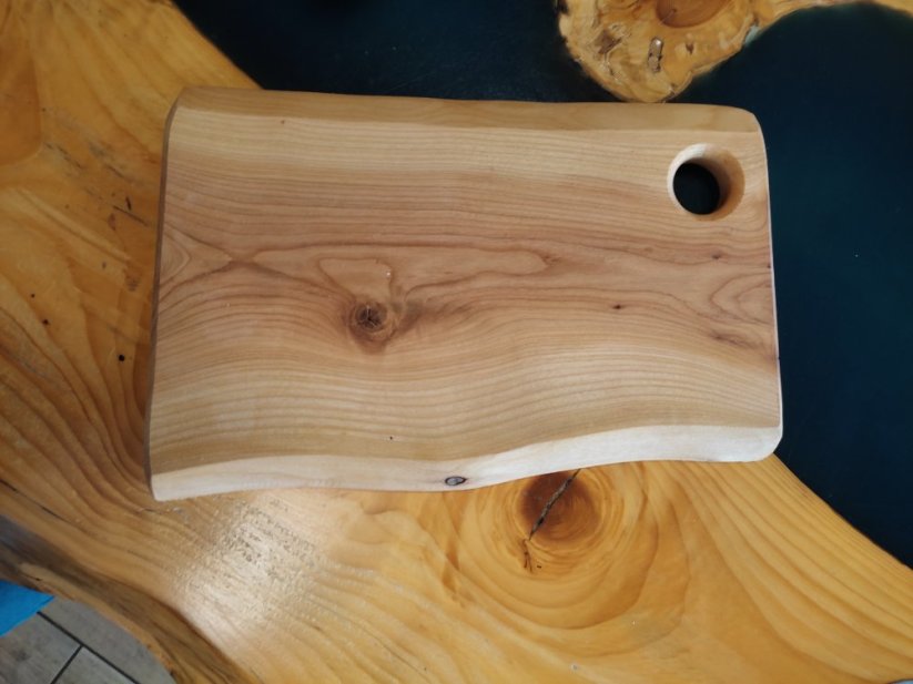 Třešňové prkénko 31,5 cm x 21 cm
