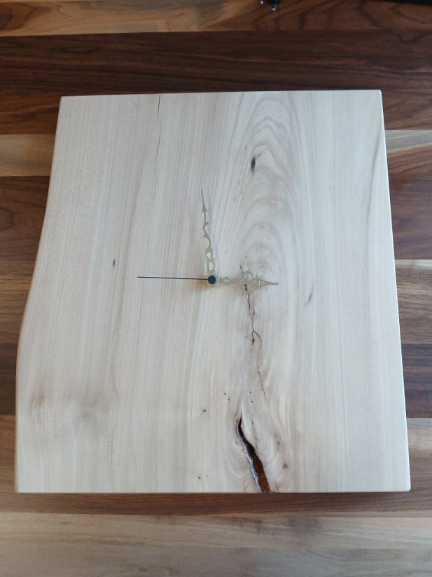 Jilmové hodiny 45 cm x 43 cm